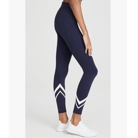 Tory Sport Women's High-Rise Weightless Chevron Leggings - Picture 2 of 9
